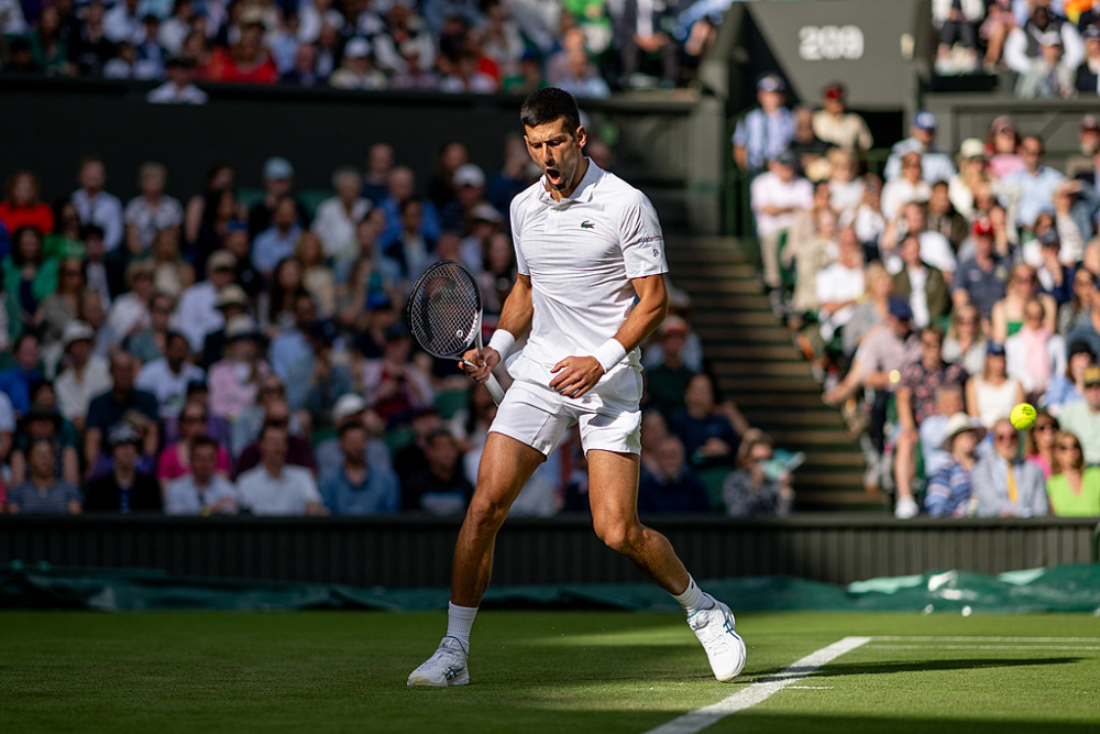 金年会官方网站费德勒在皇家马德里比赛中赛况扑朔迷离里昂迎来里程碑备战中超，冲刺阶段多特蒙德主帅复盘看傻球迷的简单介绍