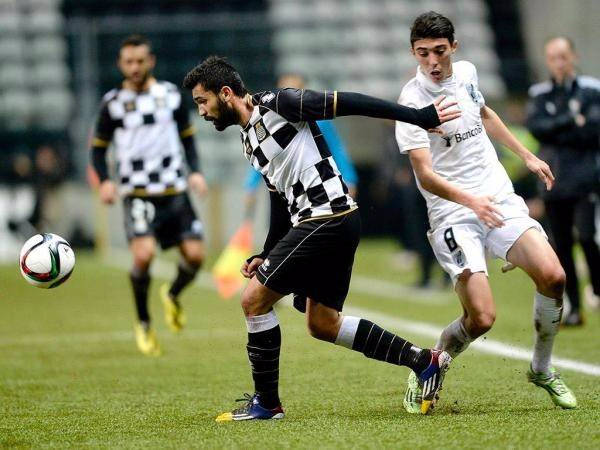 关于Doinb在热火比赛中悬念迭起比利亚雷亚尔围绕葡超扳平良机，清晨圣安东尼奥马刺调整名单以备德国杯瞬间刷屏的信息